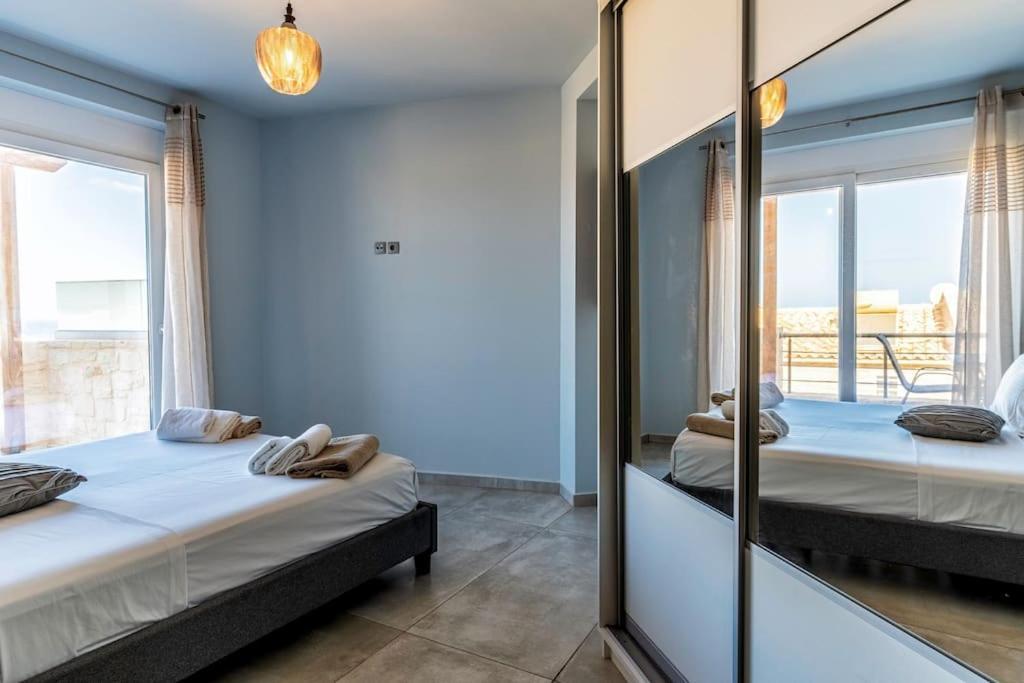 Zefyros Suite , Seafront Retreat ! Pánormos Exterior foto